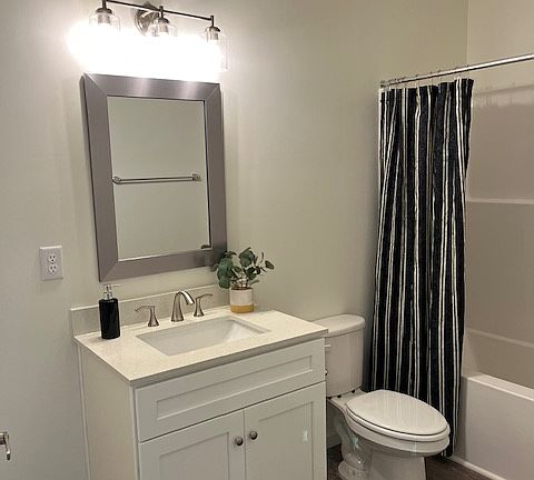 5th image of 100 Joseph Pl #2110