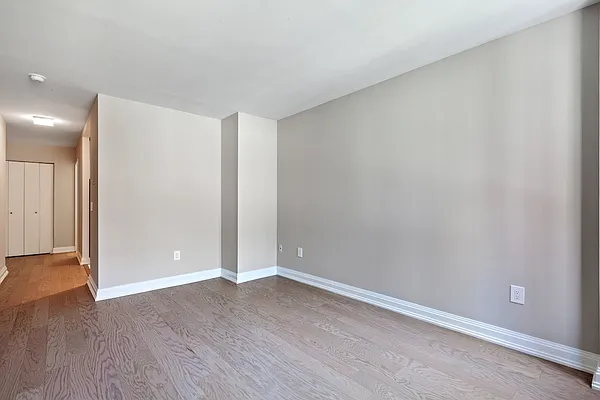 Rented by Greystar | media 4