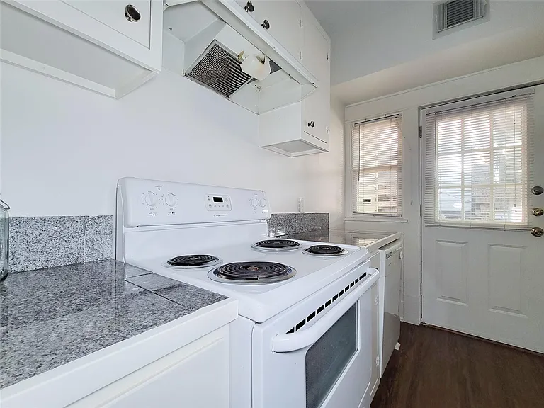 815 Sul Ross St #1 — Photo 12