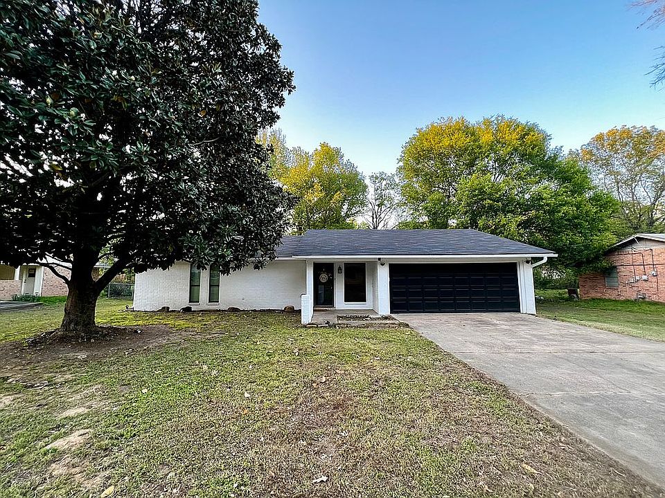 1st image of 202 Sharlotte Dr