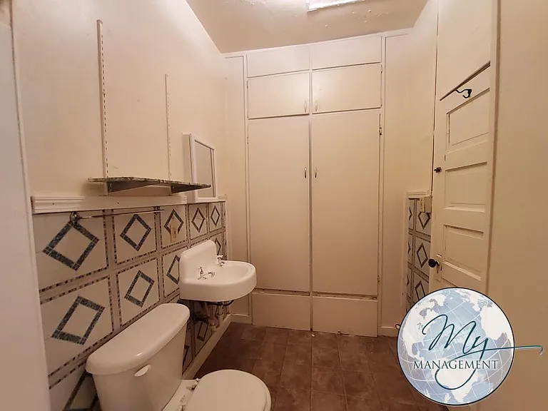242 Washington St — Photo 25