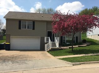 1205 N Prairie St, Pella, IA 50219