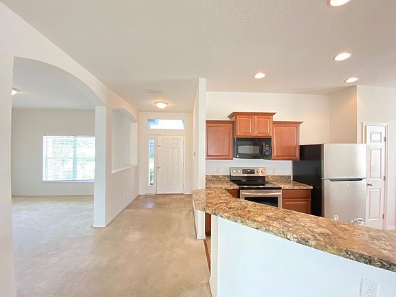4th image of 815 Krenson Woods Ln