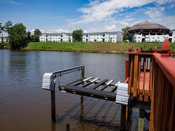 5th image of 311 Pilothouse Dr.