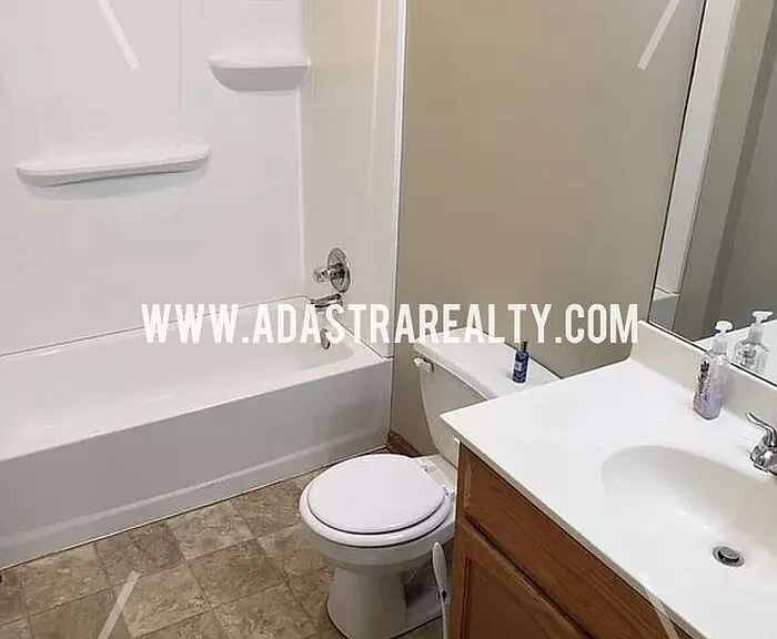 704 Meadow Ct #A — Photo 9