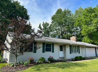 4265 Quick Rd, Holly, MI 48442