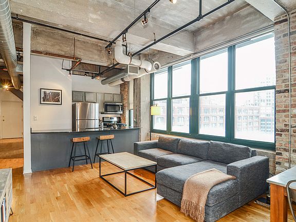 Kitchen / Living Room