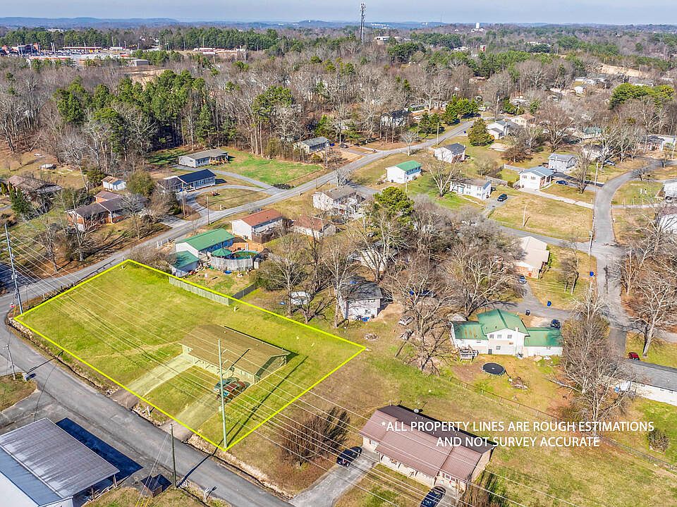 2nd image of 2401/2403 Rodney Dr SE