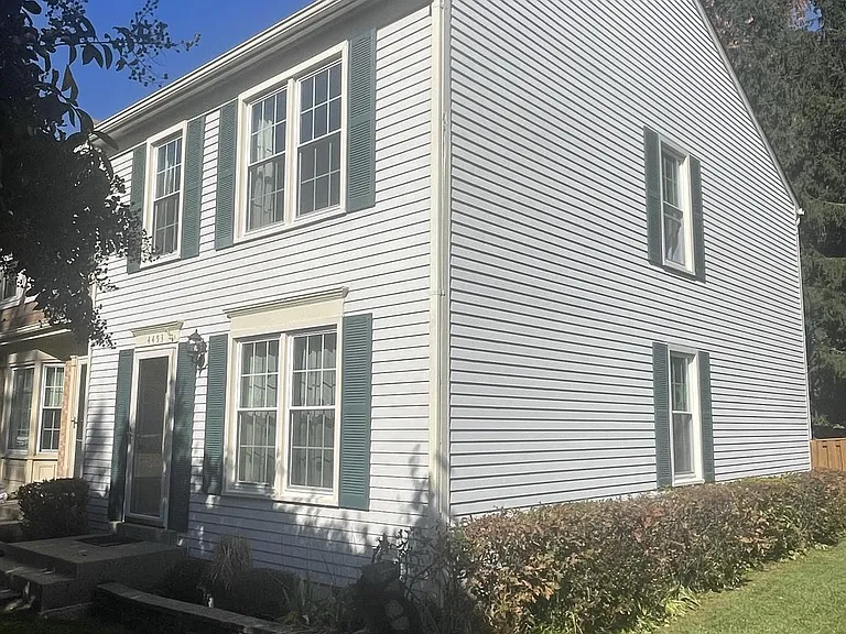 4453 Holly Ave — Photo 3