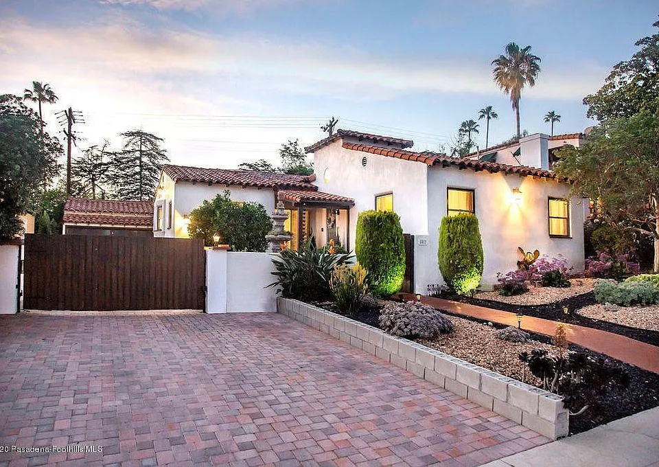 1417 El Miradero Ave
