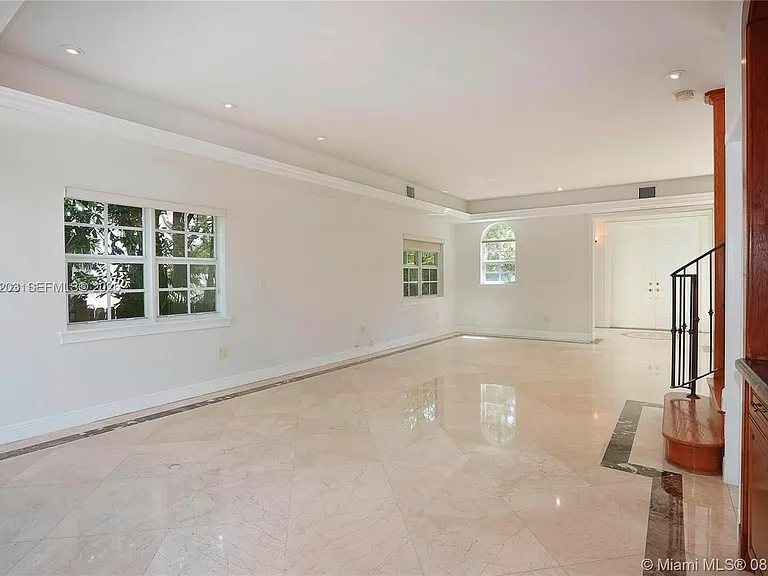 592 Fernwood Rd #B — Photo 8