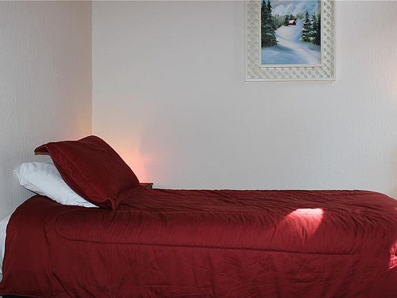 5th image of 41935 Switzerland Dr APT 40