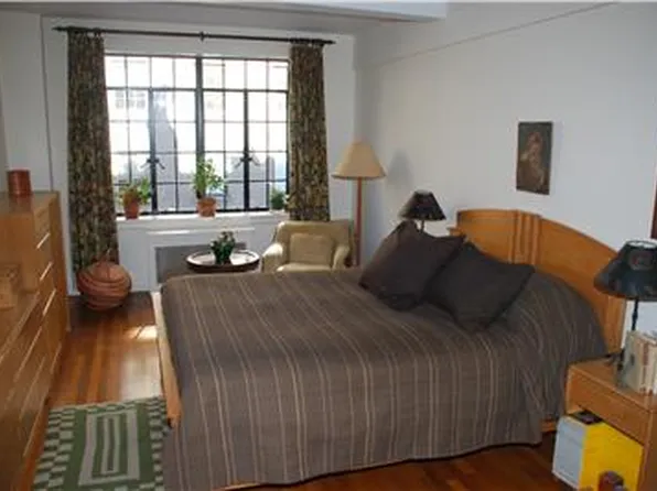 444 East 52nd Street image 1 of 6