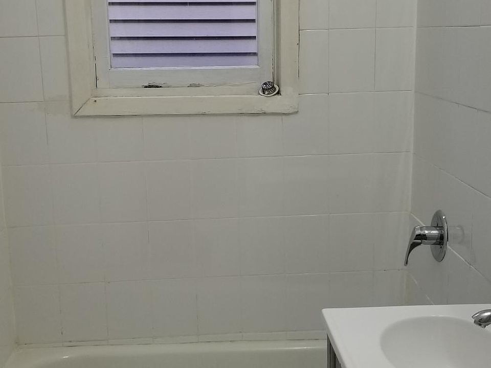 1st image of 3432 N Keeler Ave #2