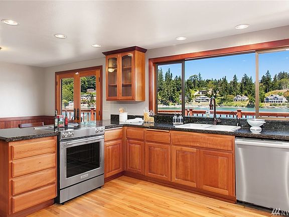5th image of 9428 Kopachuck Dr NW