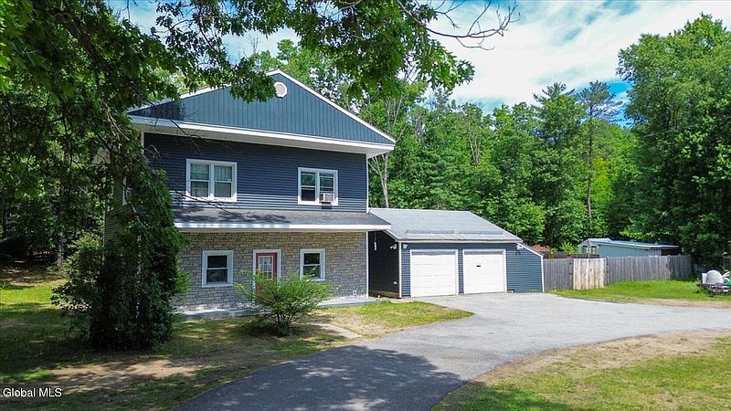3rd image of 1069 Saratoga Road