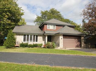 12900 S 70th Ct, Palos Heights, IL 60463