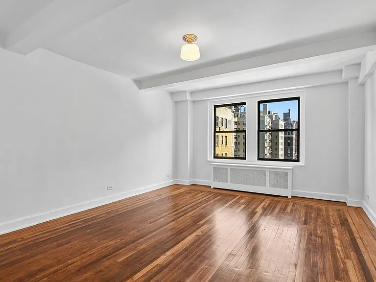 253 W 72nd St #1512 — Photo 1