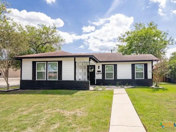 1209 E Polk Ave, Victoria, TX 77901