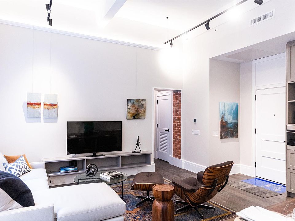 17 Palafox Pl #202, Pensacola, FL 32502 | Zillow