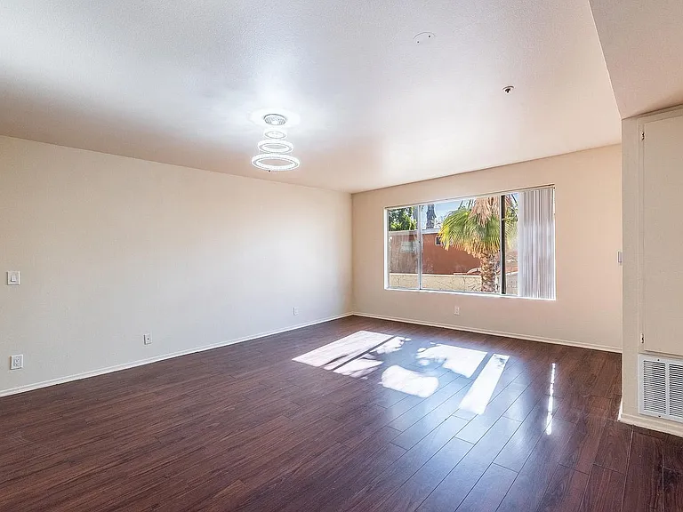 14816 Friar St #102 — Photo 20