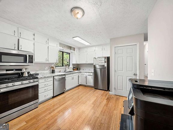 5th image of 5121 Heather Rd SE