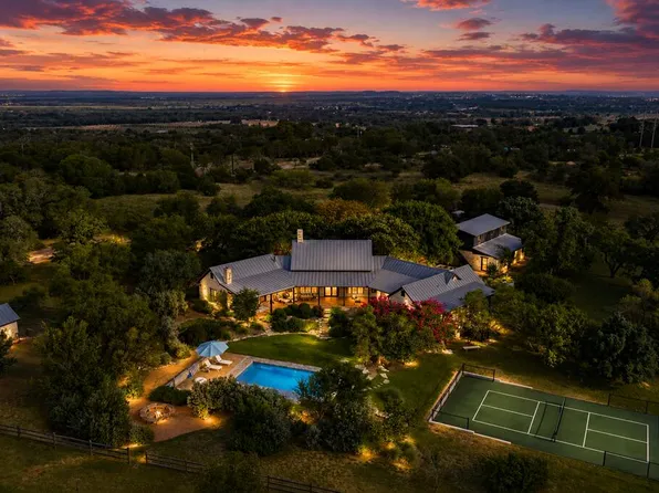 423 Meusebach Creek Rd, Fredericksburg, TX 78624