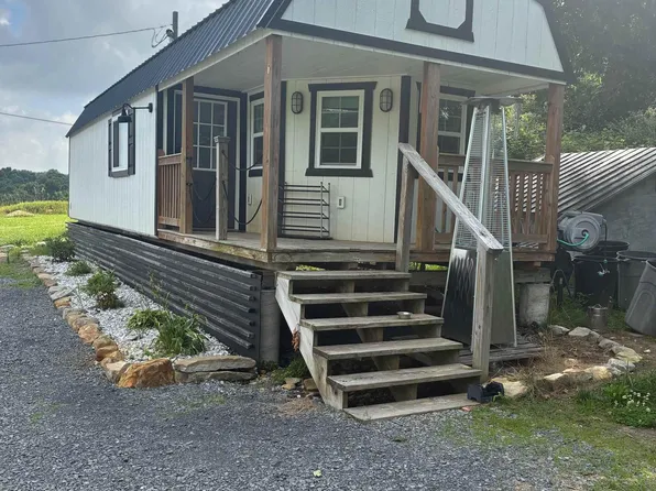 2608 Long Hollow Rd, Masontown, WV 26542