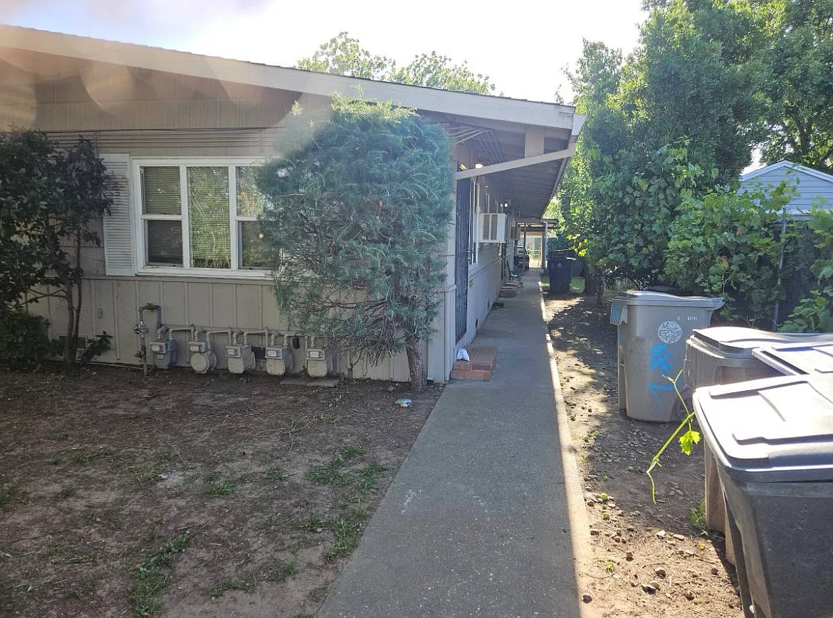 1 bed, 550 sqft, $1,195 — Photo 2