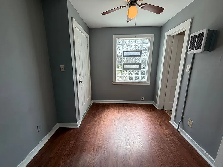 1119 Johnston St — Photo 2
