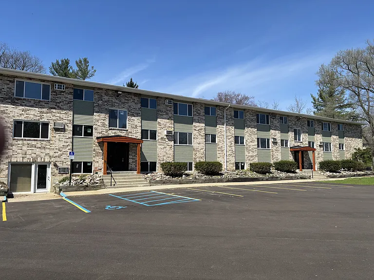 595 Wagner Dr #7 — Photo 16