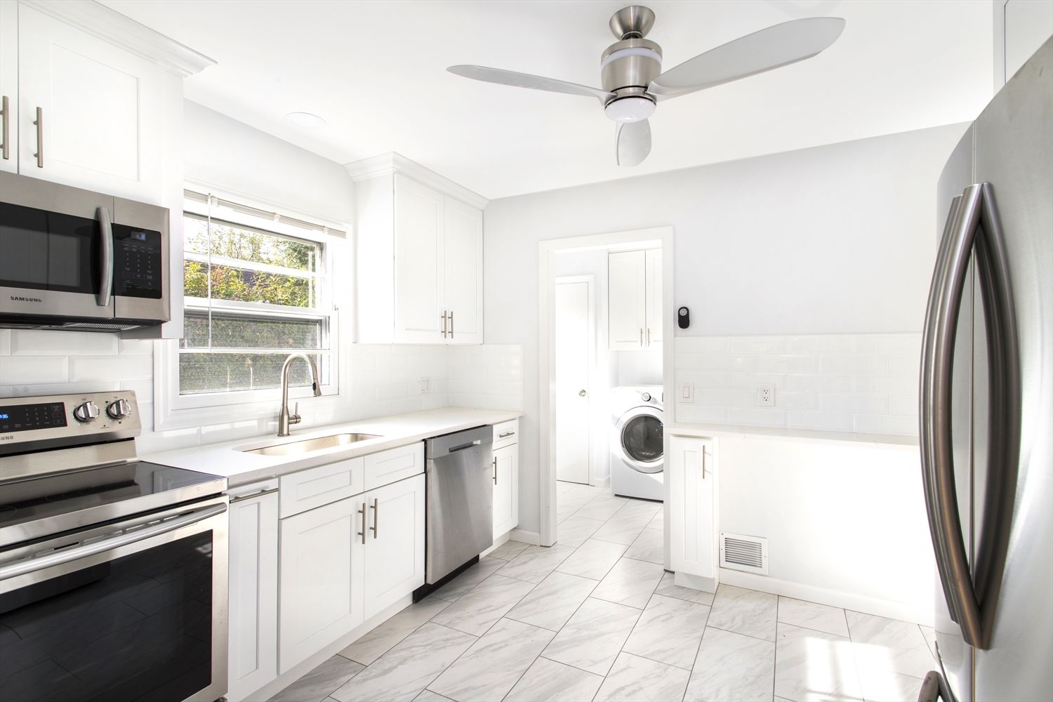 Kitchen with Samsung & LG Appliances