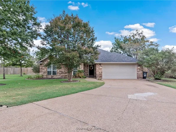 3801 Gold Finch Cir, College Station, TX 77845