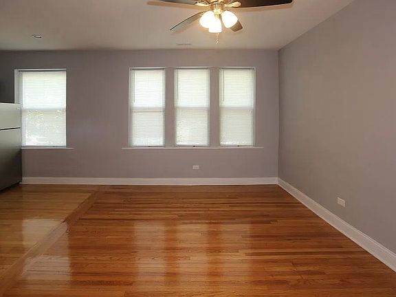 5th image of 2958 N Washtenaw Ave #3R
