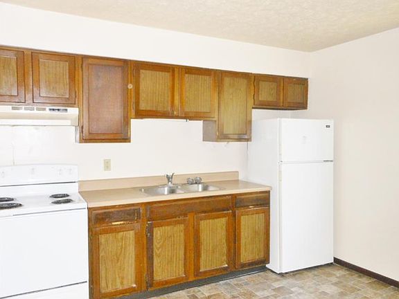 4th image of 724 Patty Dr APT A