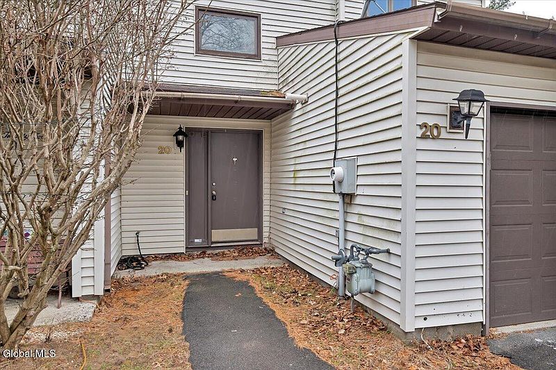3rd image of 20 Heartwood Court