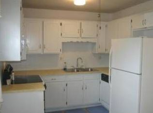 2921 NW Chelsea Pl, Blue Springs, MO 64015