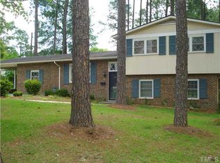1402 Lakeshore Dr, Dunn, NC 28334
