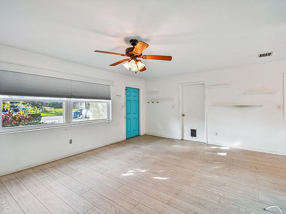 5th image of 105 S Fernwood Ave