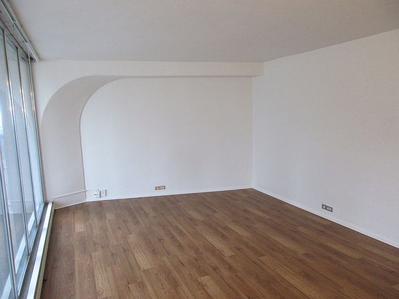 5th image of 323 N Dearborn St #4824