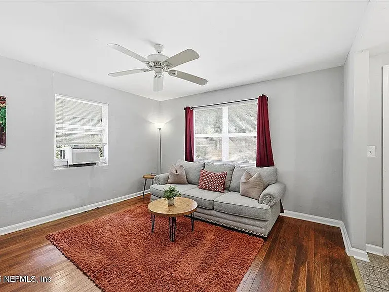 1264-1266 Donald St #1264 — Photo 3