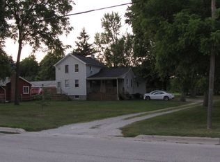 1988 Vine St, Saint Clair, MI 48079