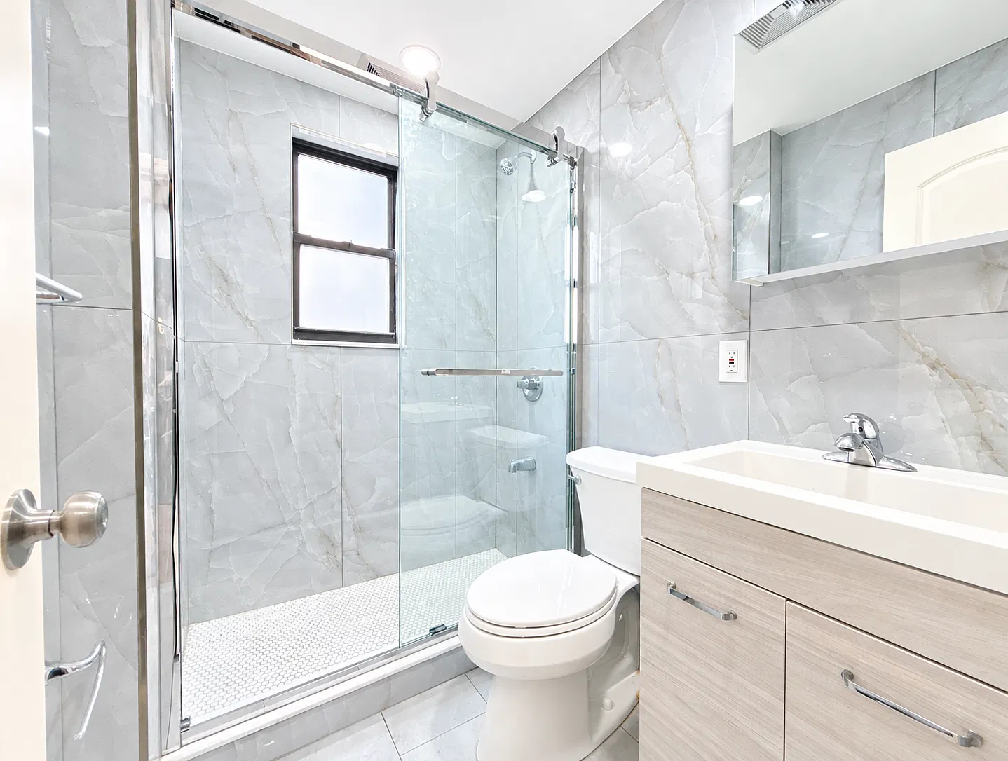 23-17 Steinway Street — Photo 3