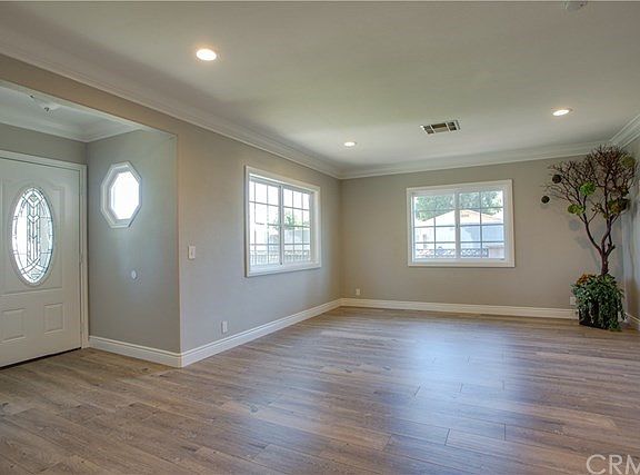 4th image of 3600 W Flower Ave