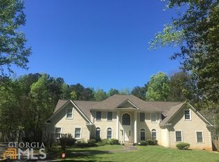 460 Camelot Dr, Fayetteville, GA 30214