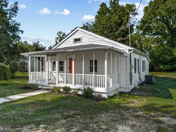 608 Kintz St, Colonial Beach, VA 22443