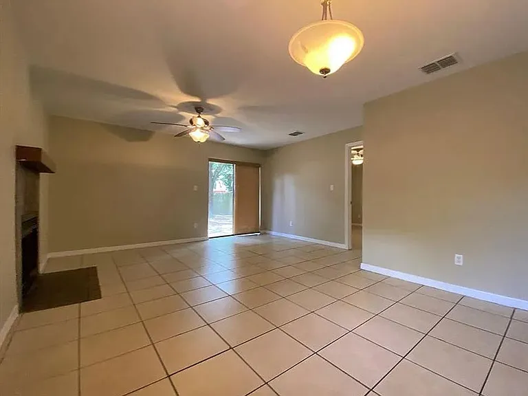 3254 Howell Branch Rd — Photo 2
