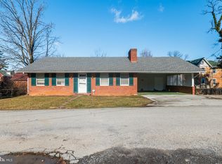 102 E Avis St, Charles Town, WV
