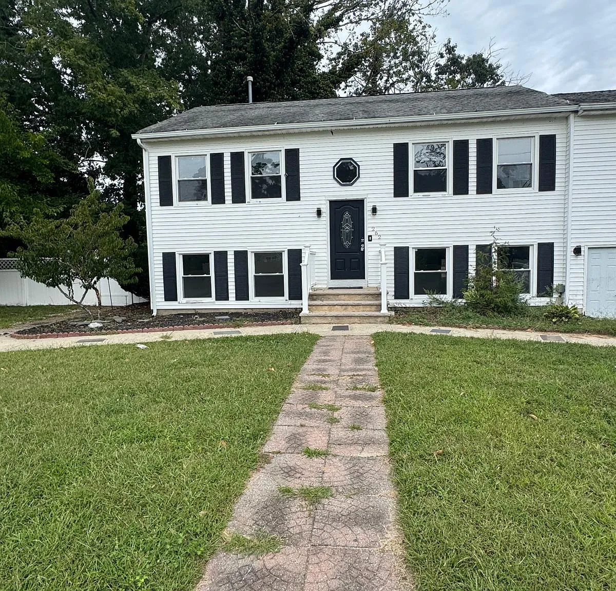 262 Maryland Ave — Photo 2