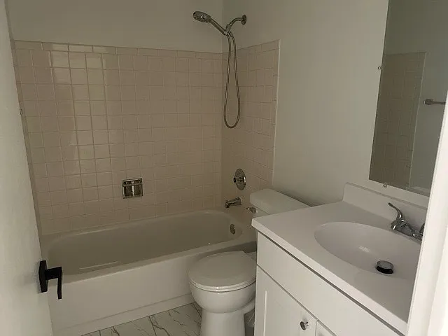 380 Heather Ct #2B — Photo 19